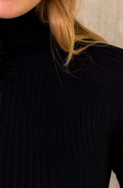 Ribstof Jurk Met Col Zwart -Kleding Promotie Winkel Ribstof Jurk Met Col Zwart 3 586x900 2