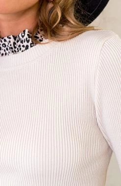 Ribtrui Met Panterkraag Beige -Kleding Promotie Winkel Ribtrui Met Panterkraag Beige 6 586x900 1