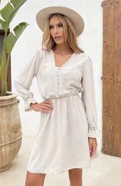 Romantic Lace Dress Beige