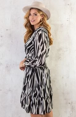 Ruches Jurk Zebra Zwart Beige 9 Ruches Jurk Zebra Zwart Beige -Kleding Promotie Winkel Ruches Jurk Zebra Zwart Beige 5 586x900 1