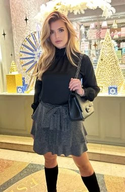 Satijnen Col Blouse Zwart 34 Satijnen Col Blouse Zwart -Kleding Promotie Winkel Ruffle Lurex Rok Zilver 5 586x900 1