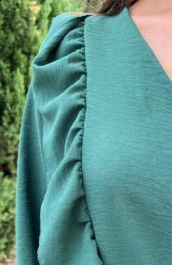 Ruffle V-hals Blouse Smaragd 14 Ruffle V-hals Blouse Smaragd -Kleding Promotie Winkel Ruffle V hals Blouse Smaragd1 586x900 1