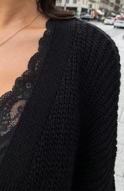 Strik Vest Gebreid Zwart -Kleding Promotie Winkel STRIK VEST GEBREID ZWART 2 1 586x900 2