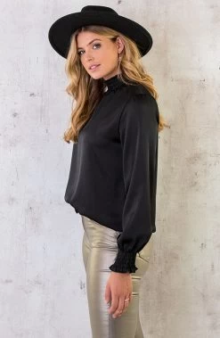 Satijnen Col Blouse Zwart 22 Satijnen Col Blouse Zwart -Kleding Promotie Winkel Satijnen Col Blouse Zwart 1 586x900 1