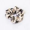 Scrunchie Flower Beige -Kleding Promotie Winkel Scrunchie Flower Beige 586x900 1