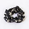 Scrunchie Flower Black 1 Scrunchie Flower Black -Kleding Promotie Winkel Scrunchie Flower Black 586x900 1