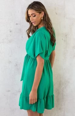 Sicily V-neck Dress Bright Green -Kleding Promotie Winkel Sicily V neck Dress Bright Green 1 1 586x900 1