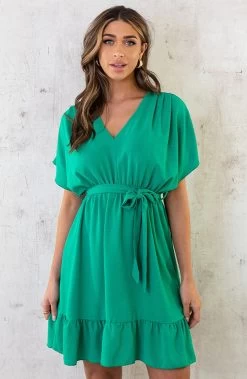 Sicily V-neck Dress Bright Green -Kleding Promotie Winkel Sicily V neck Dress Bright Green 4 1 586x900 1