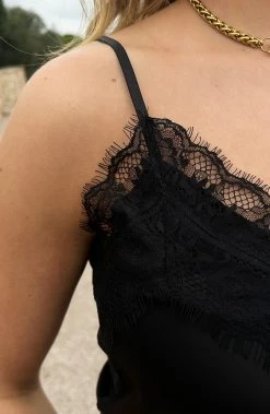 Silk Lace Spaghetti Top Zwart -Kleding Promotie Winkel Silk Lace Spaghetti Top Zwart close 586x900 1