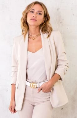 Limited Blazer Beige 2.0 -Kleding Promotie Winkel Silk Touch Spaghetti Top Beige 3 586x900 2