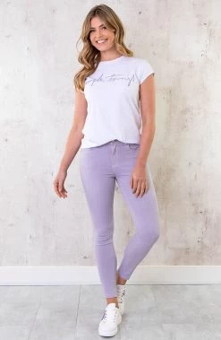 Simple Things Top Wit Lila -Kleding Promotie Winkel Simple Things Top Wit Lila 6 586x900 1