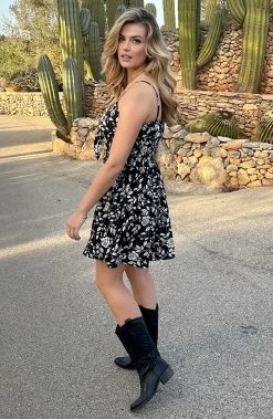 Spaghetti Jurk Rozen Zwart -Kleding Promotie Winkel Spaghetti Jurk Rozen Zwart 4 586x900 1