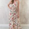 Spaghetti Maxi Jurk Bloemen Palm Beige -Kleding Promotie Winkel Spaghetti Maxi Jurk Bloemen Palm Beige 4 586x900 1