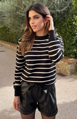 Strepen Trui Zwart Wit Gouden Knopen 11 Strepen Trui Zwart Wit Gouden Knopen -Kleding Promotie Winkel Strepen Trui Zwart Wit Gouden Knopen 5 586x900 1