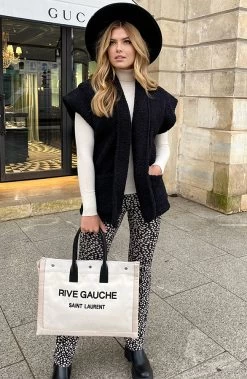 Teddy Gilet Met Schouderdetail Zwart -Kleding Promotie Winkel Teddy Gilet Met Schouderdetail Zwart 6 586x900 1