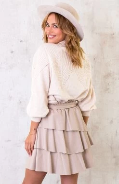 Ultra Soft Trui Beige -Kleding Promotie Winkel Ultra Soft Trui Beige 3 586x900 1