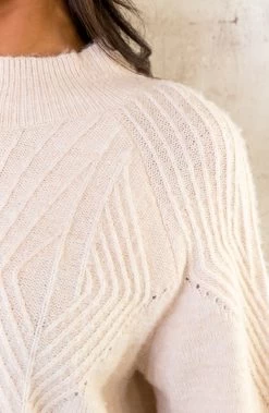 Ultra Soft Trui Beige -Kleding Promotie Winkel Ultra Soft Trui Beige 3 586x900 2