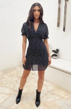 V-Hals Stippen Jurkje Smocked Zwart -Kleding Promotie Winkel V Hals Stippen Jurkje Smocked Zwart 7 586x900 1