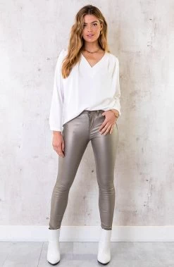 Coating Jeans Metallic Gold -Kleding Promotie Winkel V hals Gouden Knopen Blouse Ecru 1 586x900 1
