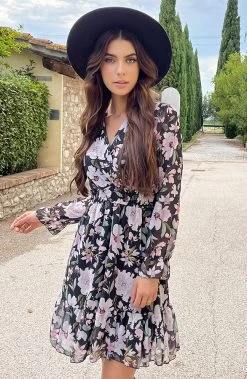 V-hals Jurk Paris Bloemen Zwart Roze -Kleding Promotie Winkel V hals Jurk Paris Bloemen Zwart Roze 2 1 586x900 1