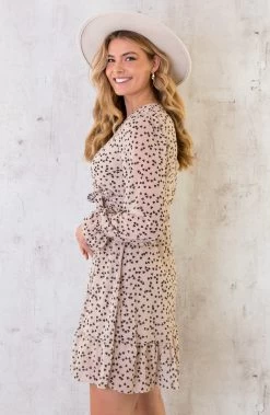 V-hals Strik Jurk Hartjes Beige -Kleding Promotie Winkel V hals Strik Jurk Hartjes Beige 3 586x900 1