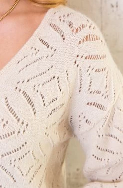 V-hals Trui Gehaakt Creme -Kleding Promotie Winkel V hals Trui Gehaakt Creme 7 586x900 2