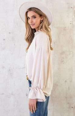 Verona V-hals Blouse Beige -Kleding Promotie Winkel Verona V hals Blouse Beige 5 586x900 1