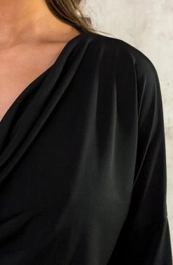 Waterval Longsleeve Top Black -Kleding Promotie Winkel Waterval Longsleeve Top Black 586x900 1