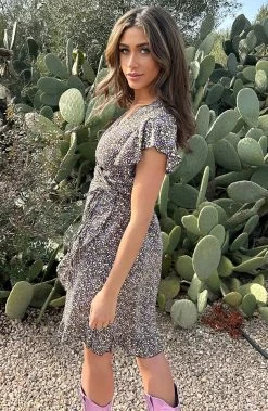 Wikkel Jurk Bloemen Paars -Kleding Promotie Winkel Wikkel Jurk Bloemen Paars 6 586x900 1