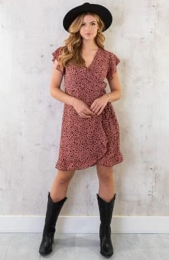 Wikkel Jurk Cheetah Koraal -Kleding Promotie Winkel Wikkel Jurk Cheetah Koraal 2 586x900 1